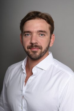 Dr. Hernádi Balázs
