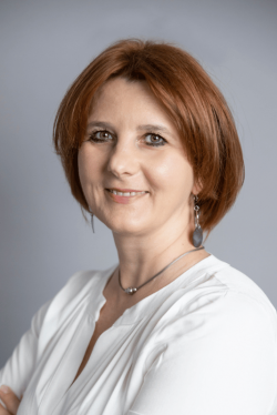 Kispál Mónika